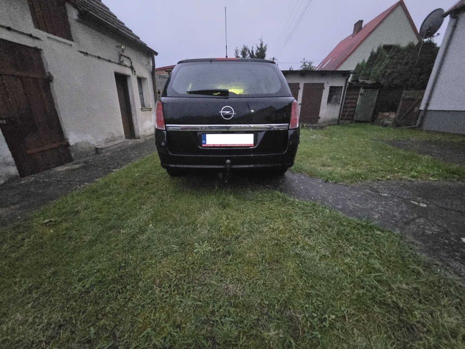 Opel Astra H 1.6 16V (105 KM) Twinport 2005 rok
