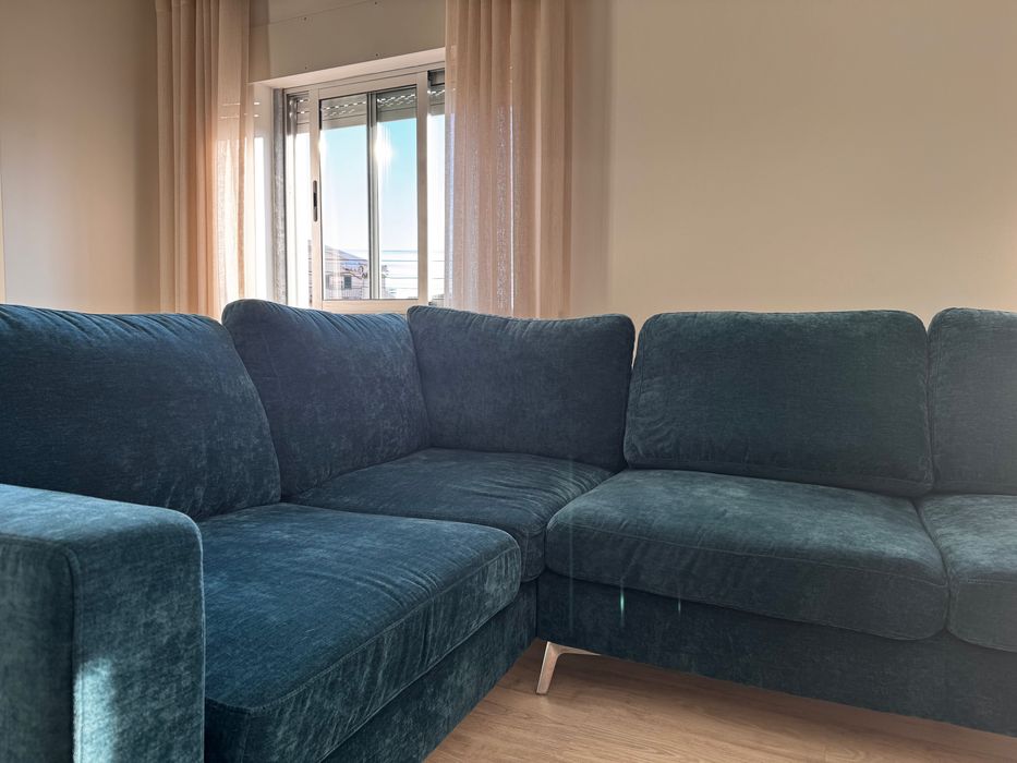 Sofá praticamente novo azul petróleo