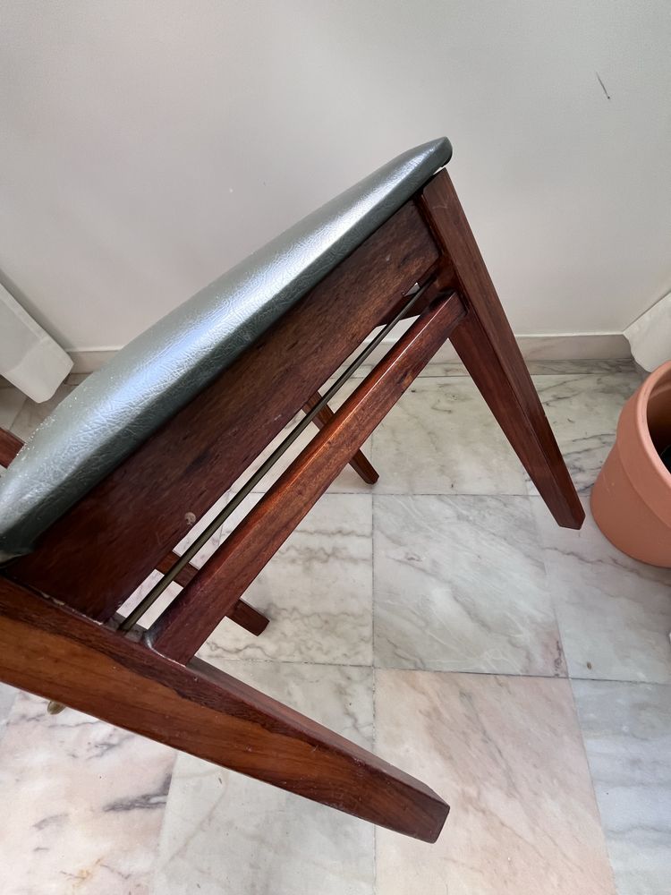 Cadeiras Retro com napa verde