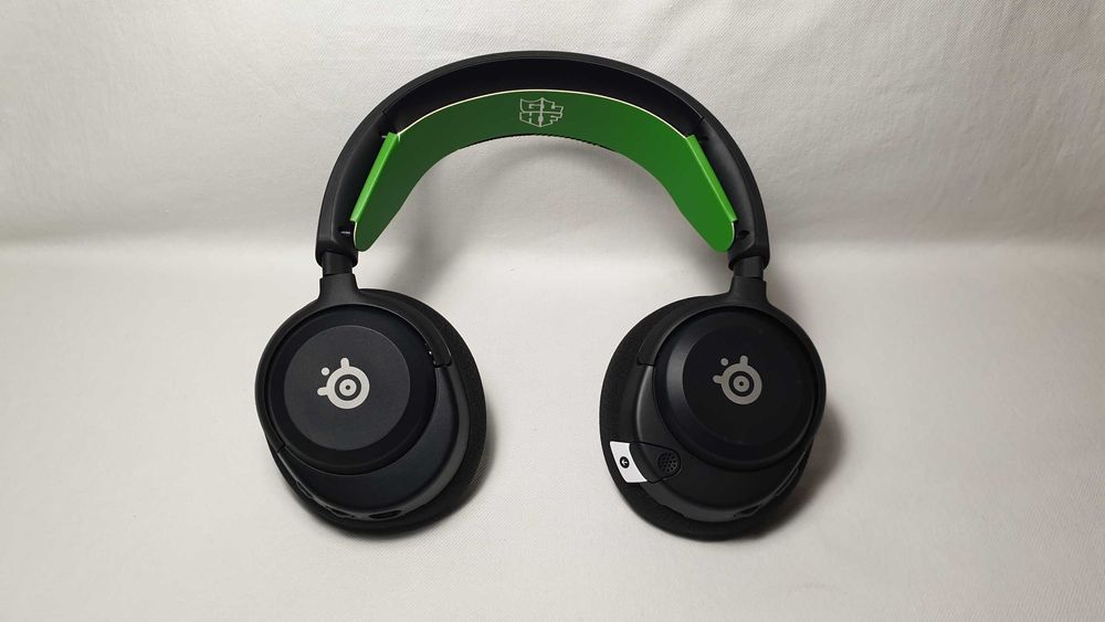 Słuchawki bezprzewodowe SteelSeries Arctis Nova 4X - jak NOWE.