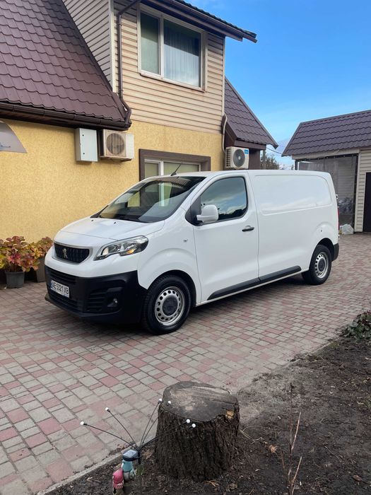 Вантажний фургон..