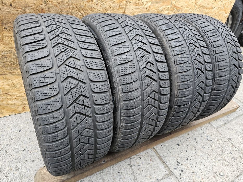 BDB Stan!!  6,6mm. 225/40 r18 Pirelli Sottozero 3 Winter. 3917