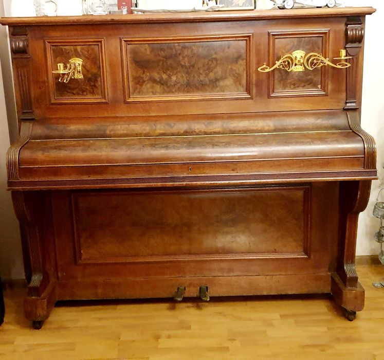 Pianino antyczne