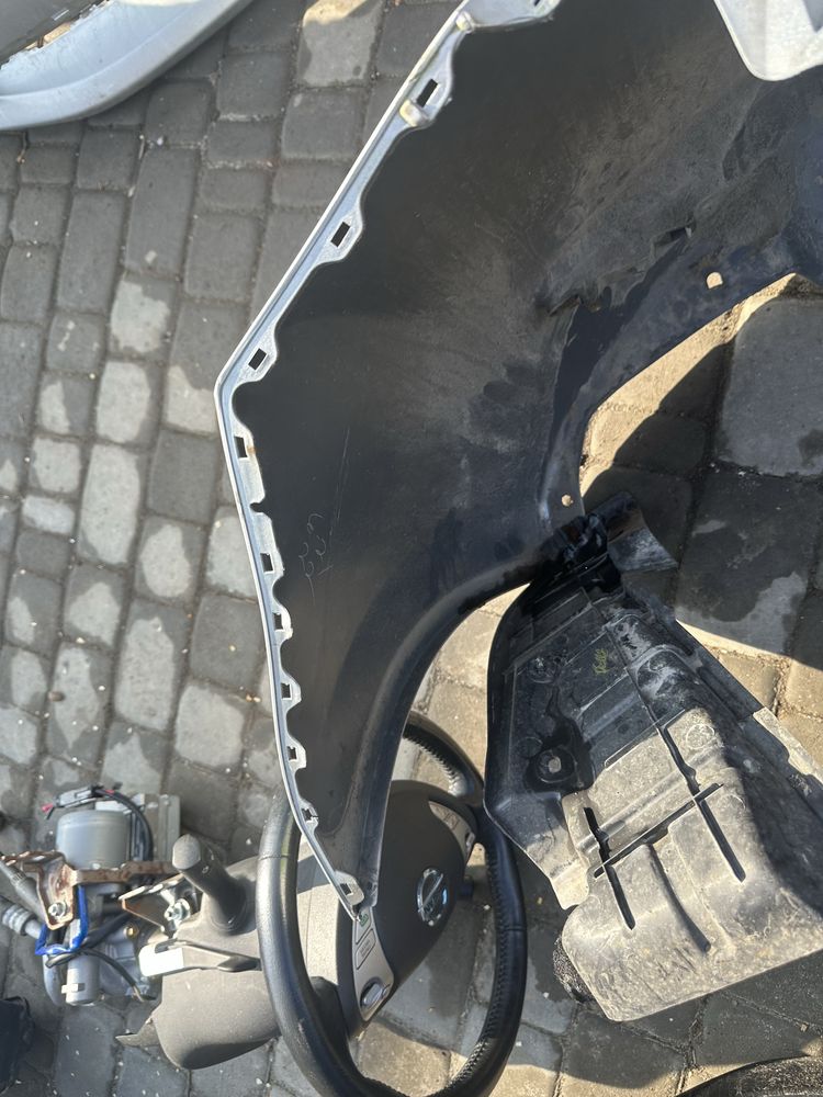 Бампер задній Nissan Leaf ZE0 2010-2017
