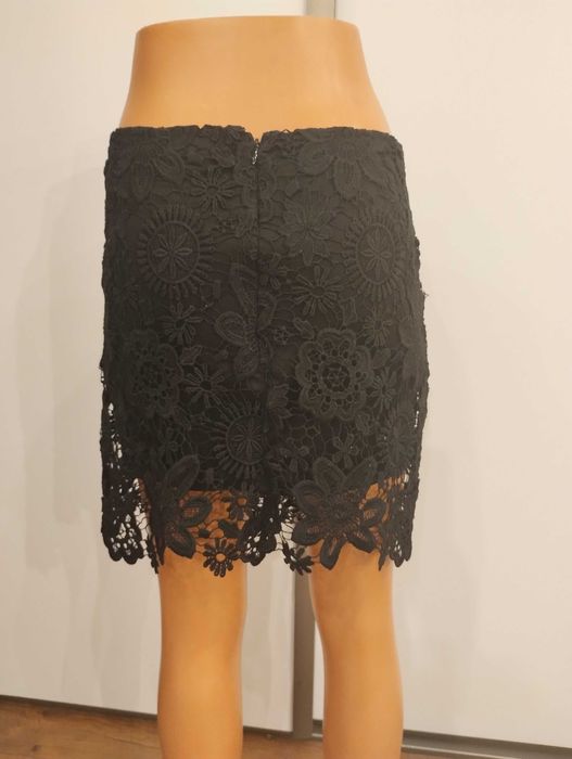 Czarna koronkowa spódniczka r. L