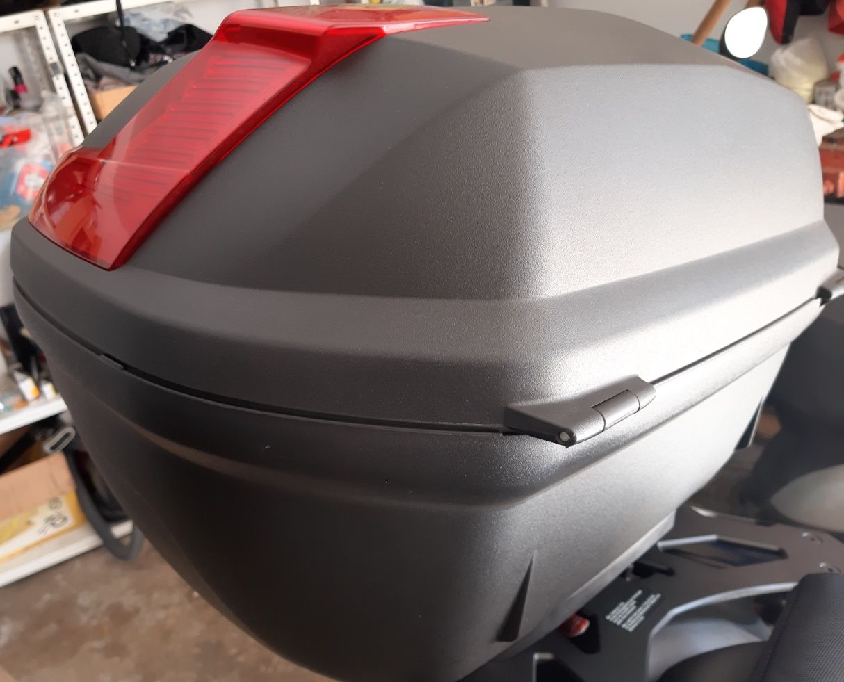 Mala GIVI B47 com kit montagem universal