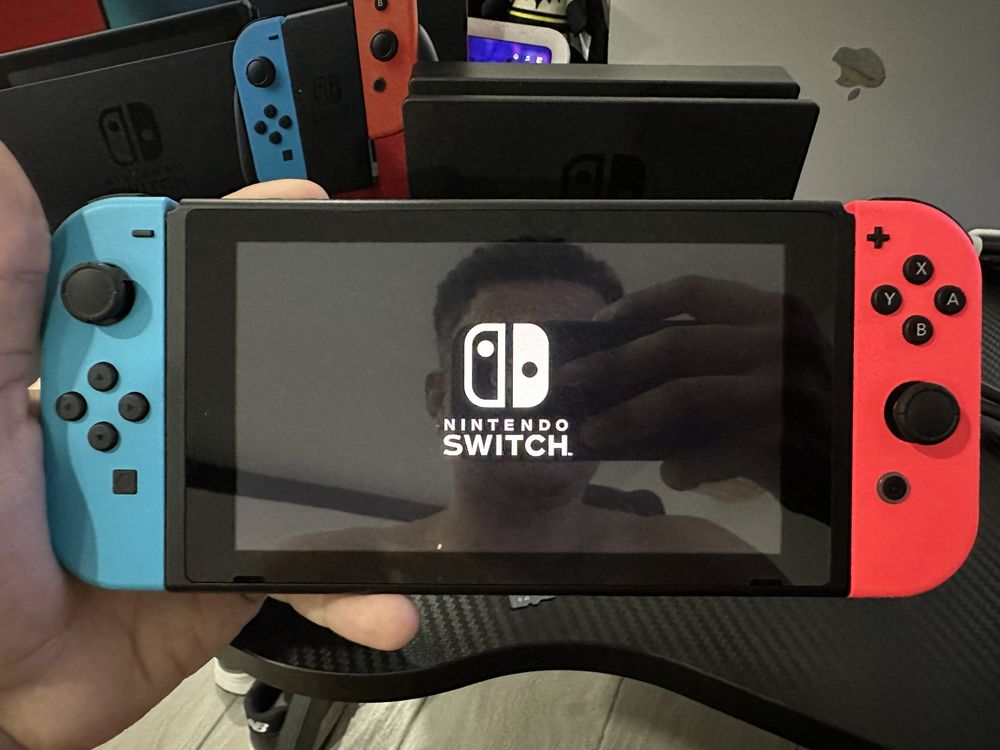 Nintendo Switch V2 Padrão + microSD 128GB