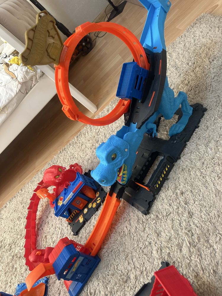Продам hot wheels