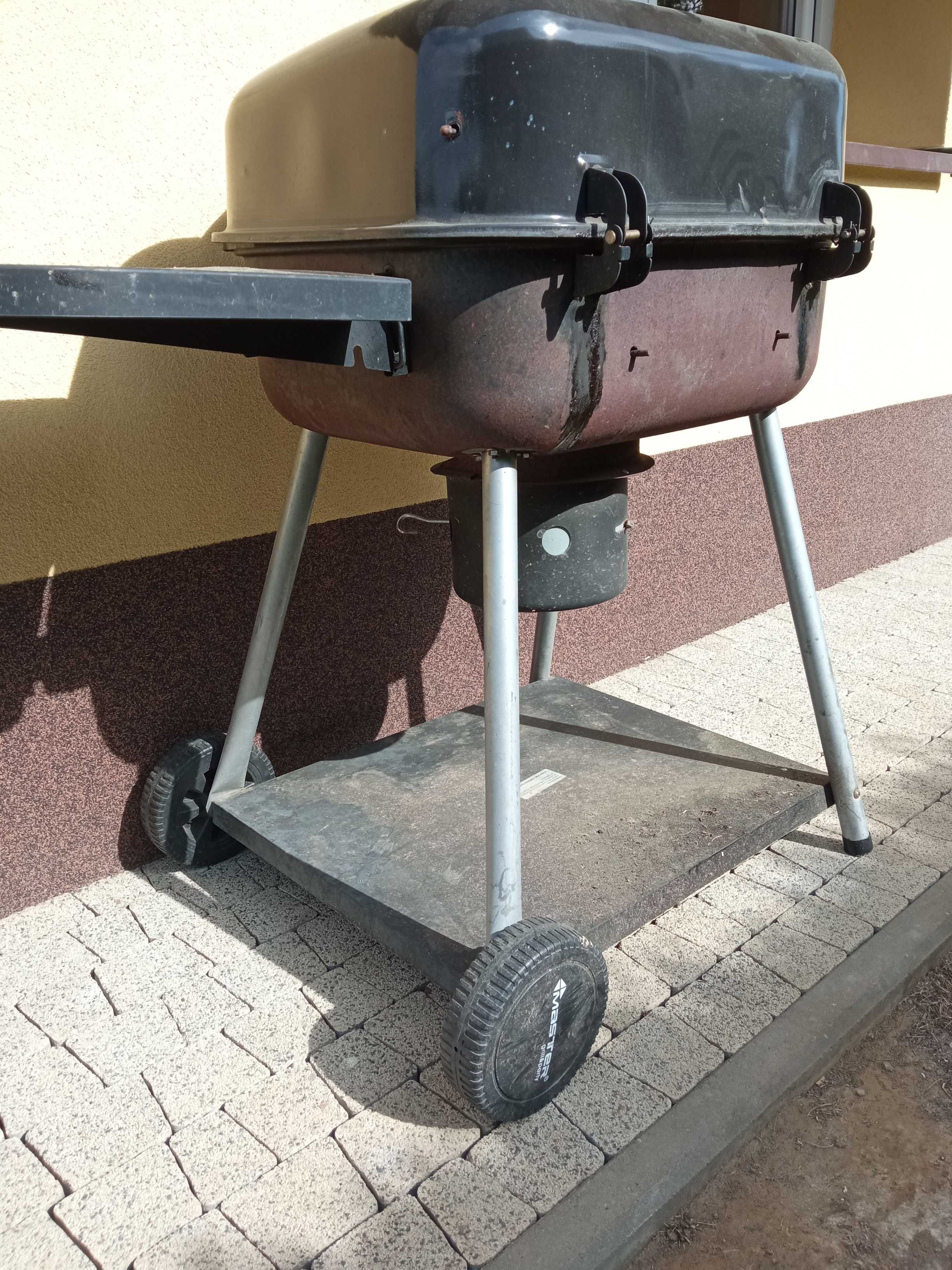 Grill węglowy stojący duży