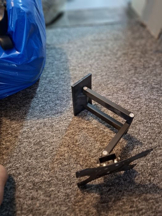 Uchwyt ścienny do Tv 48 cali.