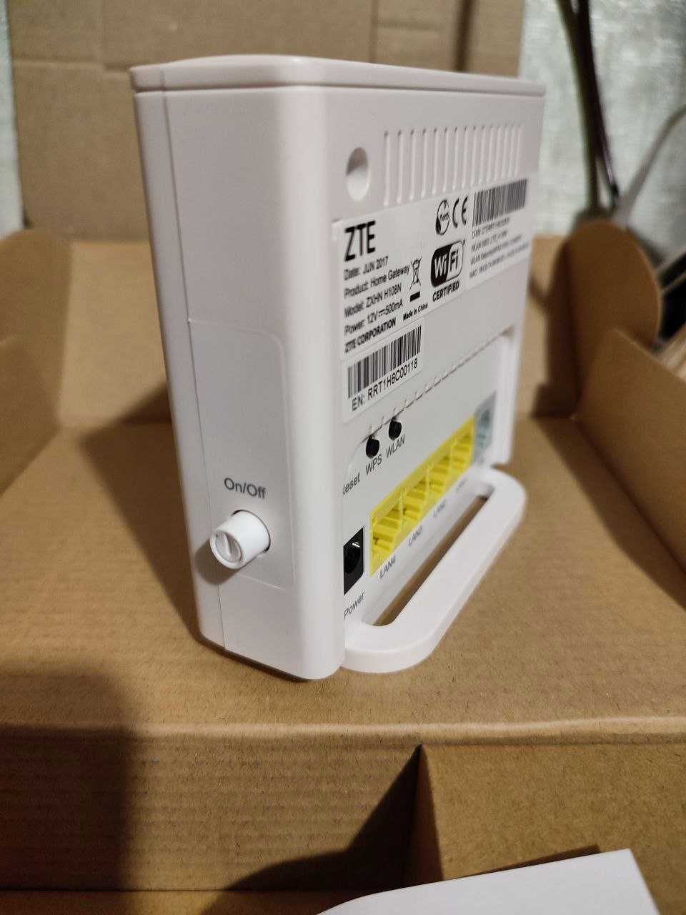 Продаю роутер ZTE ZXHN H108N работает в блэкаут и с GPON. Новый!