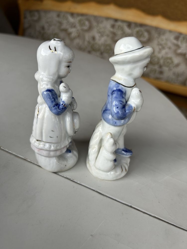 Zestaw 2 porcelanowych figurek dziewczynka i chłopiec nr.A34