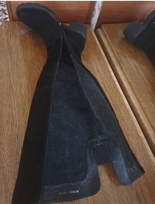 Чоботи жіночі черевики