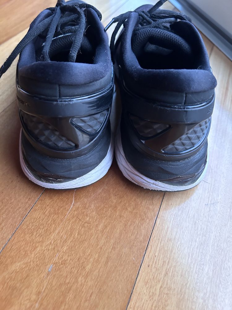 Sapatilhas pretas asics