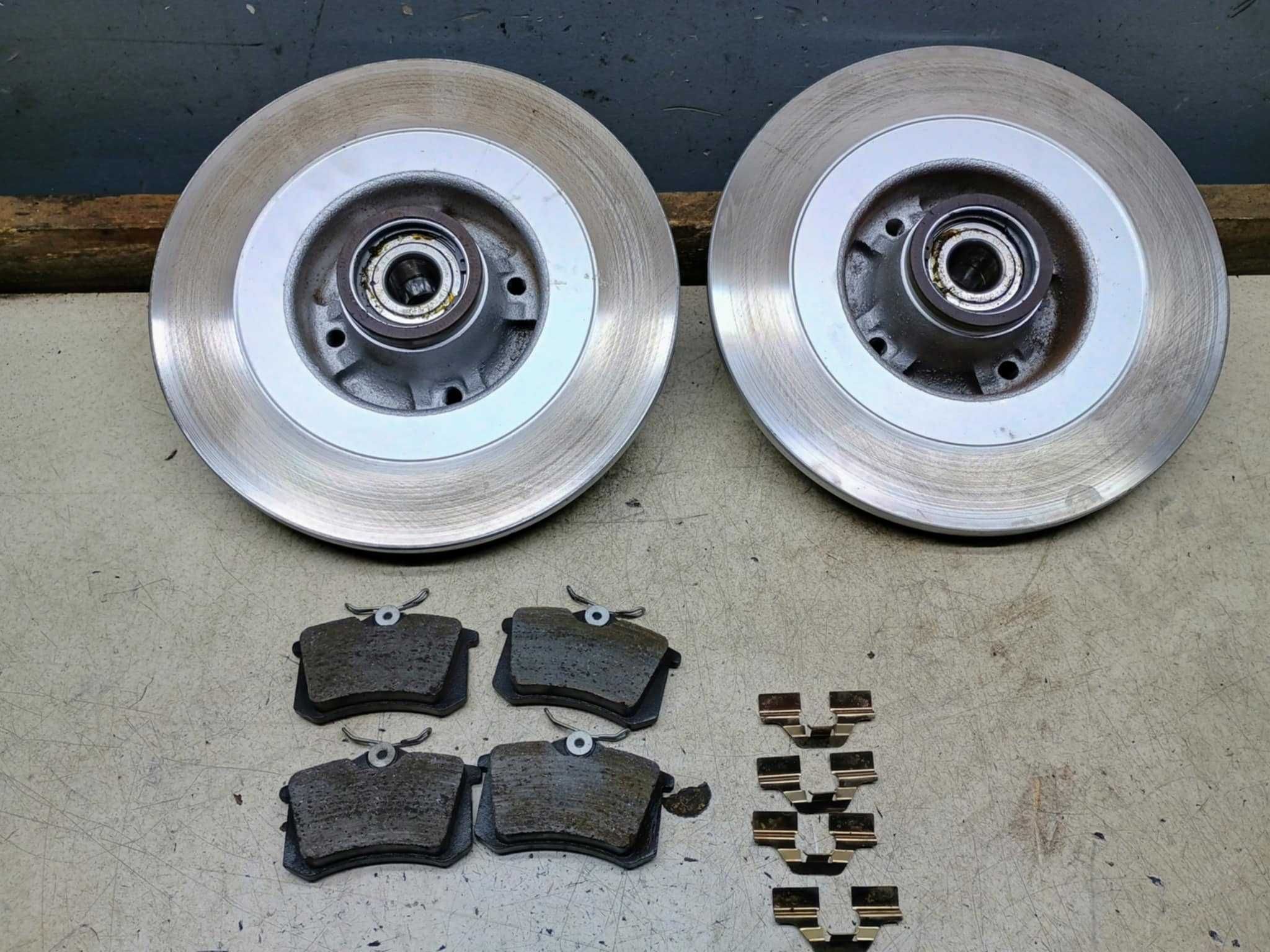Tarcze hamulcowe tył + klocki Renault Grand Scenic II JAK NOWE !!!