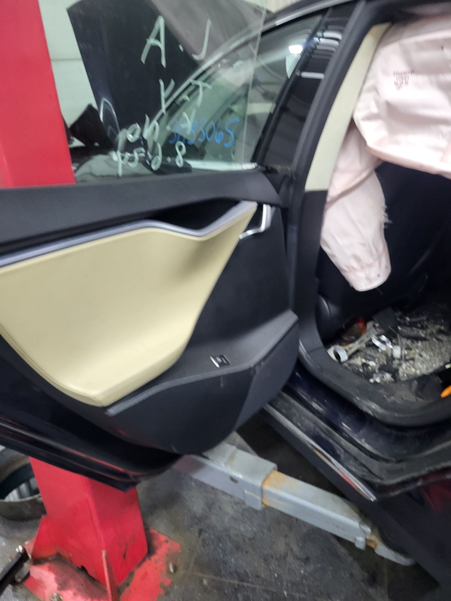Запчасти TESLA S