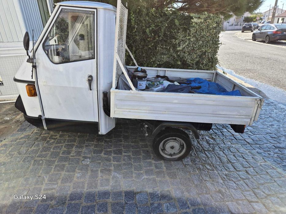 Vendo Vespa Furgon 50CC