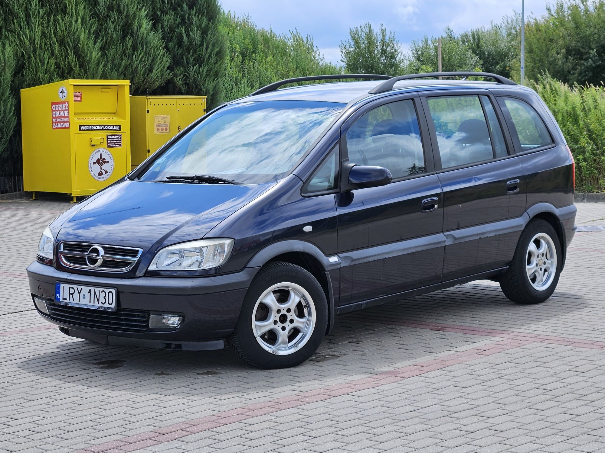 Opel Zafira rodzinny VAN