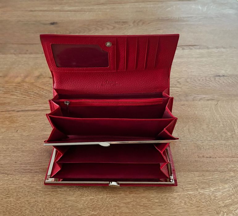 Skórzany portfel damski duży lakierowany