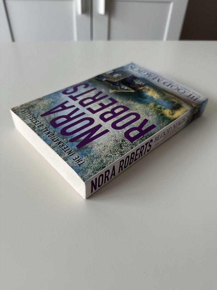Nora Roberts - blood magick