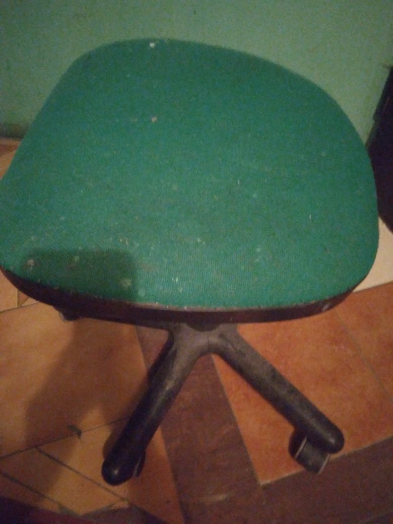 Fitel obrotowy na kółkach  zielony