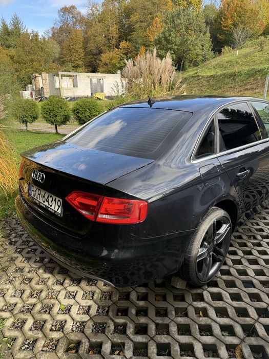 Samochód audi a4b8 na części