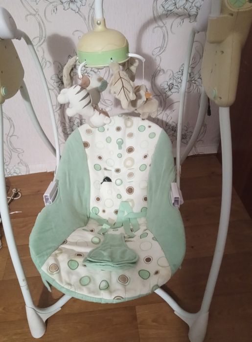 За 200 грн відам Колиска качелька продам терміново