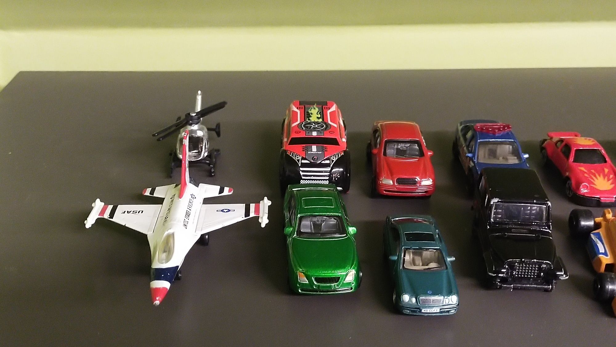 Auta resoraki burago matchbox