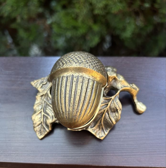 Popielnica żołądz