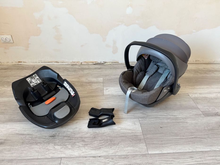 Автолюлька Cybex Cloud Q Plus з базою ізофікс і адаптерами до коляски