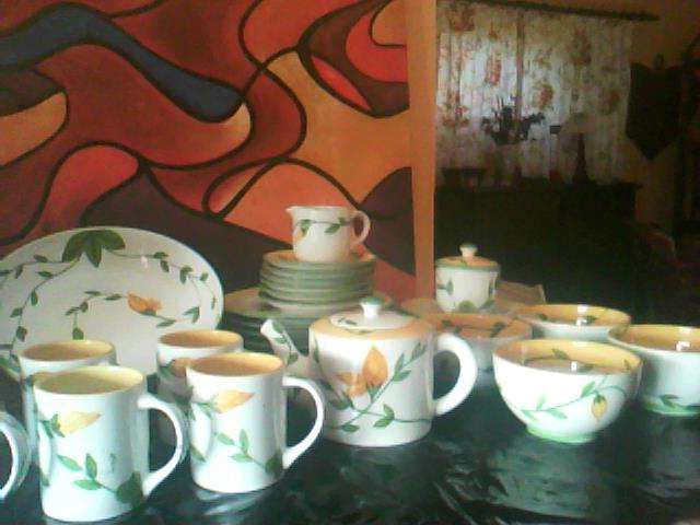 Serviço de loiça pintada à mão