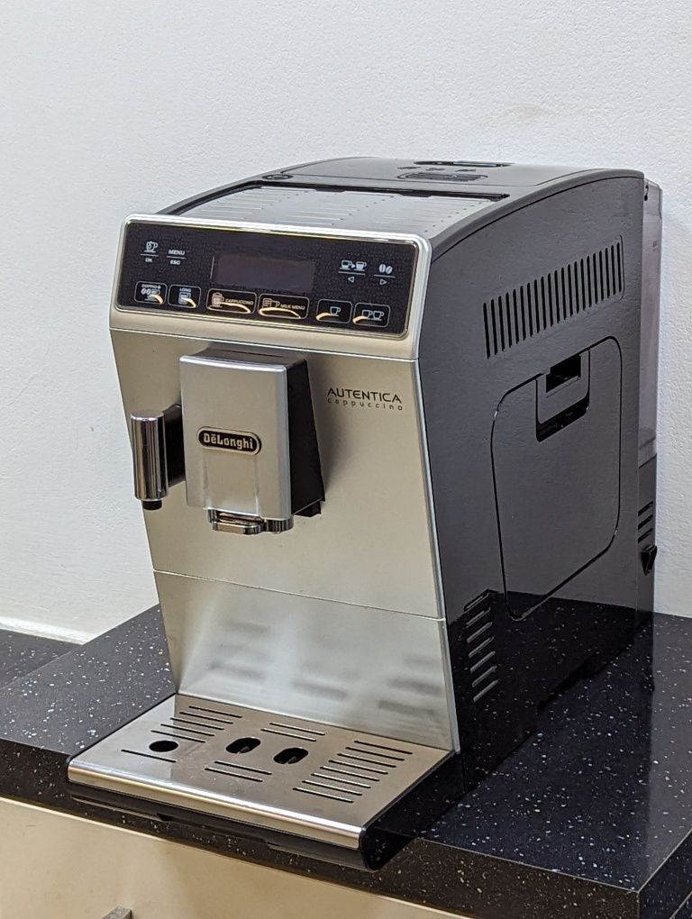 Кавоварка кофеварка DeLonghi Autentica Cappuccino