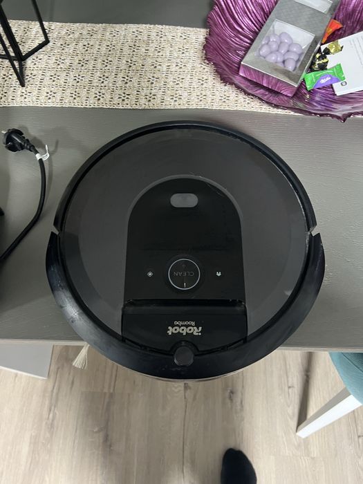 Aspirador Romba i7 usado mas completamente funcional