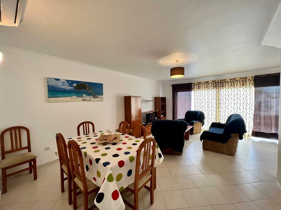 Moradia c/ Piscina LIVRE 8 outubro em diante