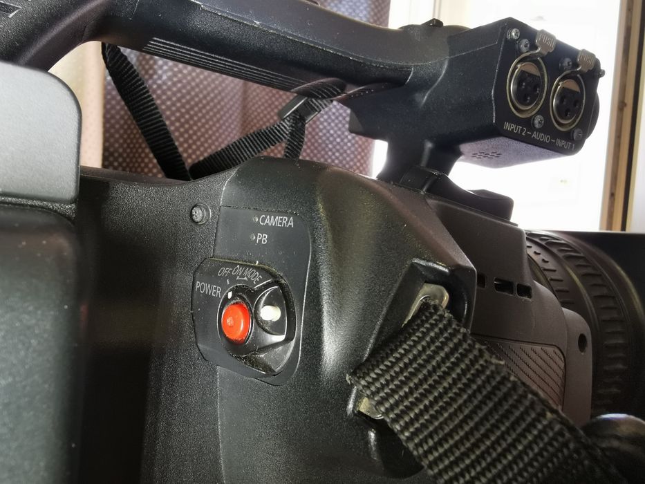 Panasonic AG-AC120EN FULLHD 3 матриці відеокамера професійна