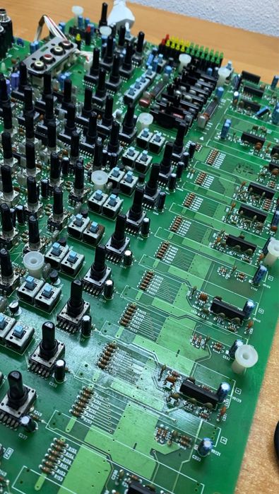 Yamaha MX12/4 — аналоговий мікшерний пульт