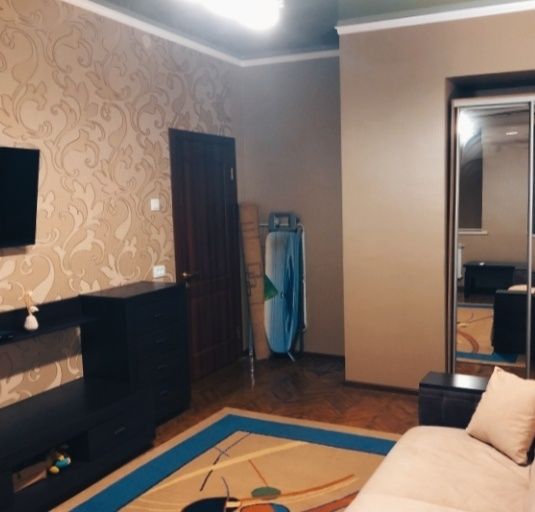 Продам 1 к.кв. с ремонтом в центре возле парка.