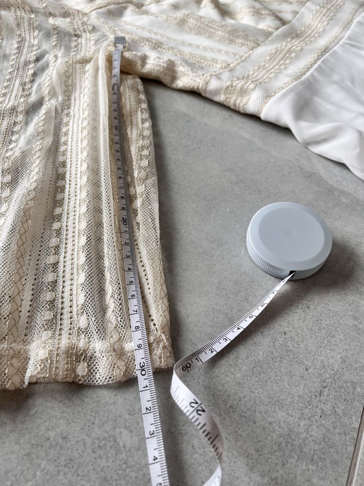 Przepiękna minimalistyczna suknia ślubna boho z rękawkiem