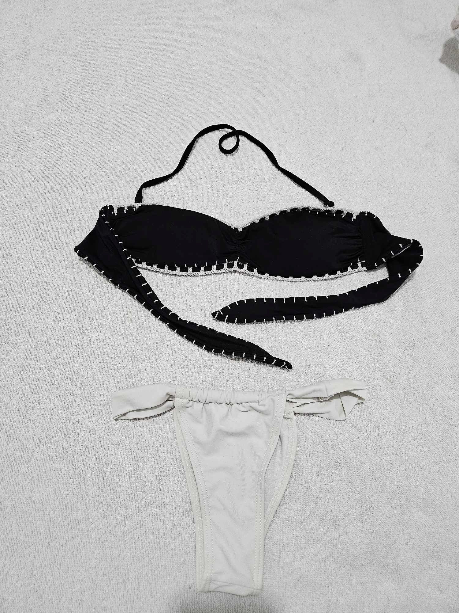 Bikini preto e branco