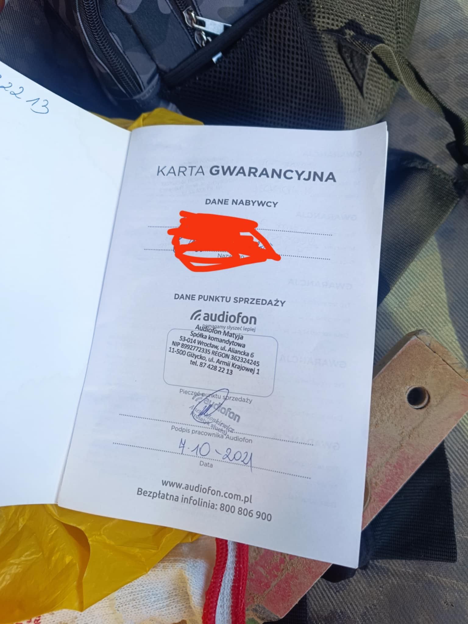 Aparat słuchowy z czyścikiem