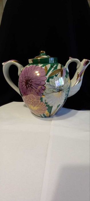 Большой чайник Дулево