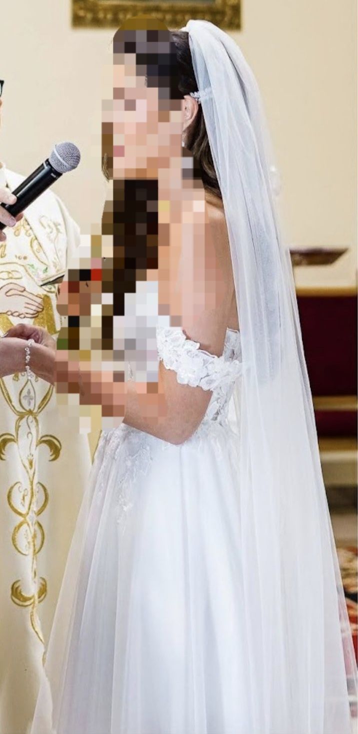 Długi biały welon