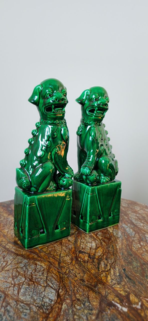 Cães de foo verdes