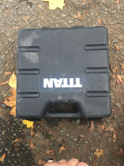 Циркулярна міні пила з лазером