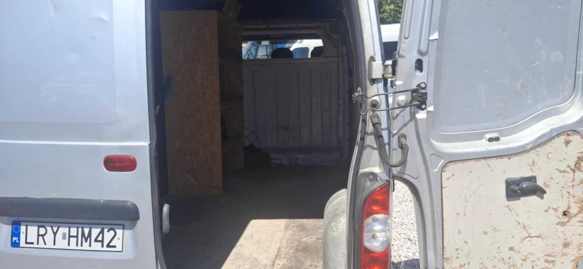 do sprzedania  Opel Mpvano 2004  silnik 2,5 pojemności