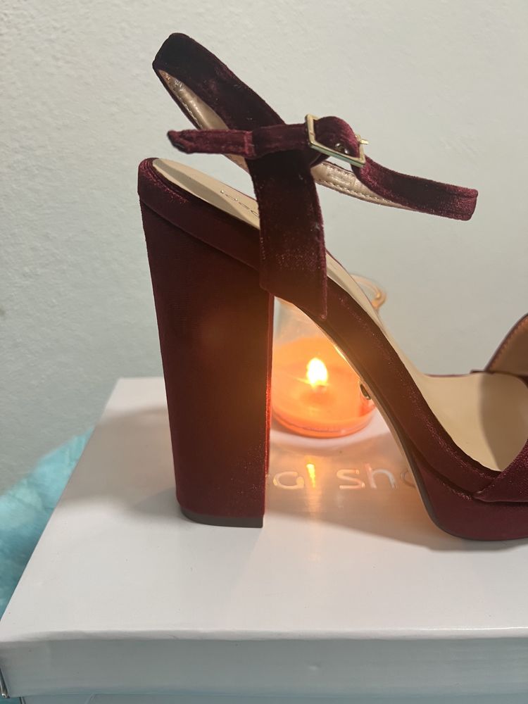 Sandalia de Salto bordeaux