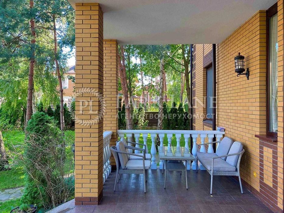 Оренда будинку з басейном. Козин. 4 спальні. 13 соток землі.