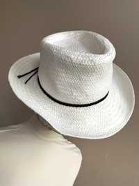 Asos biały kapelusz z rzemykiem, przeciwsłoneczny, naturalny materiał