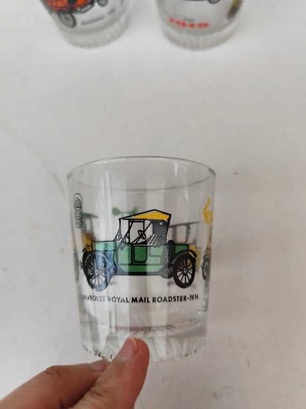 Conjunto de 3 copos com motivos automobilisticos