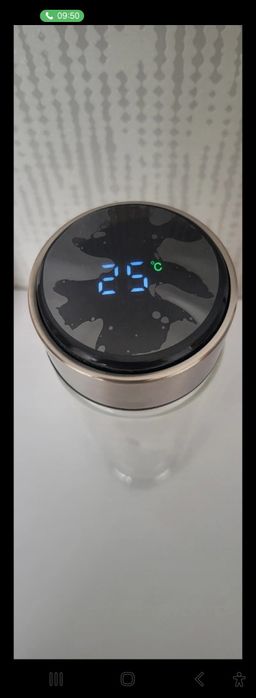 Butelka szklana utrzymująca ciepło i zimno z termometrem